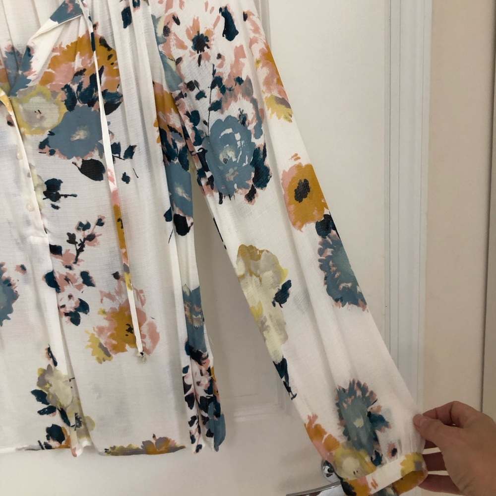 LUCKY BRAND Off White Flowy Bohemian button up blouse with a floral pattern - Picture 4 of 8